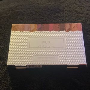 PŪR Visionary eyeshadow palette